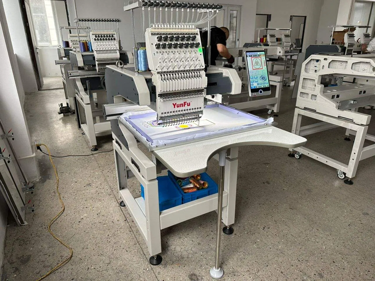 Machine à broder de qualité pr - Commercial Embroidery Machine avis et prix